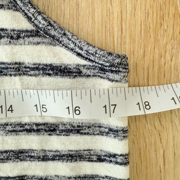 ⚓ Market & Spruce Navy Stripe Tank Top – Size Medium 🐚 - Picture 9 of 10